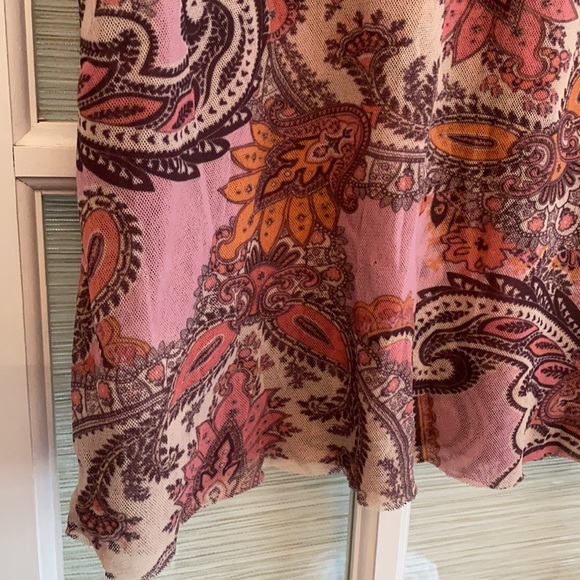 3 for $20 🛍 Layered mesh top - Sz Large - Picture 3 of 4